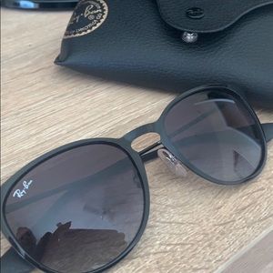 Brand new Ray-Ban sunglasses